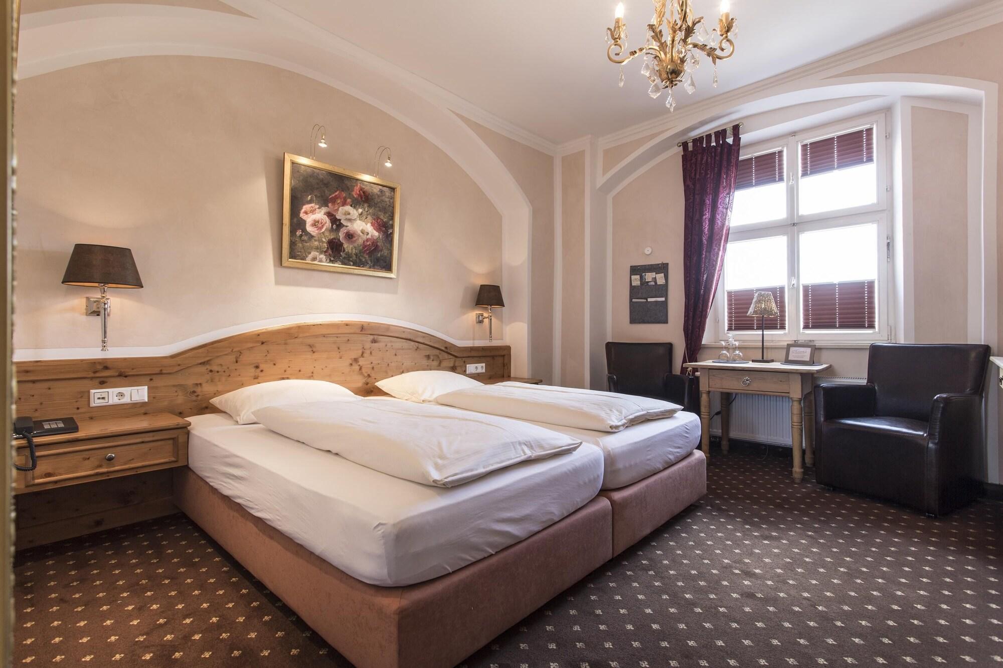 Meiser Altstadt Hotel Dinkelsbuehl Exterior photo